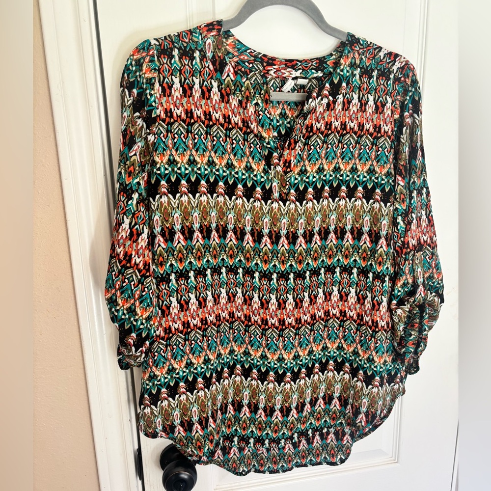 Cato Women’s Small Relaxed V-Neck Tunic Blouse Multi-Color Geo Print 3/4 Sleeve